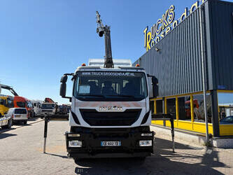 2016-iveco-stralis-1448360-46881652