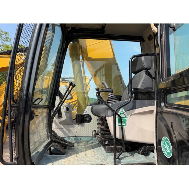 2017 Caterpillar 320BL-46881891