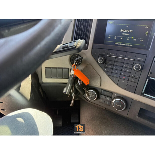 2017 Volvo FM-46882094