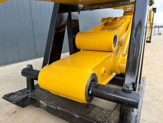 2026-komatsu-pc220-1448415-46882430