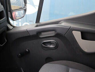 renault-master-1448447-46883010