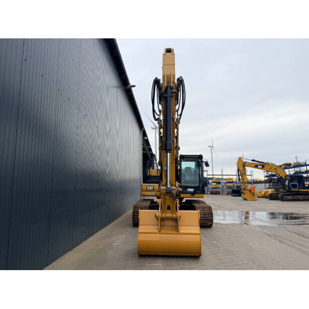 2018 Caterpillar 323-46885380