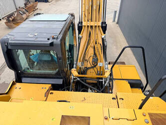 2018-caterpillar-323-1448718-46885397