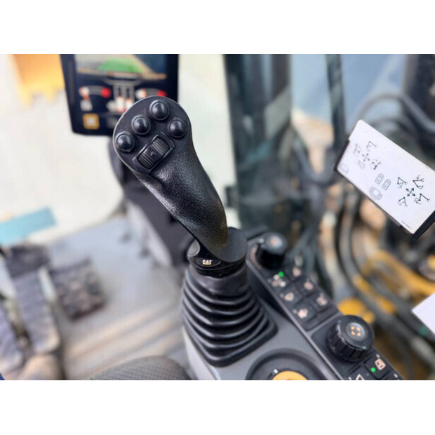 2018 Caterpillar 323-46885407