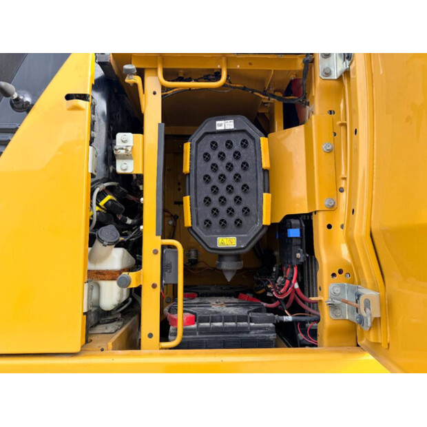 2020 Caterpillar 330-46885564