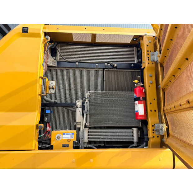 2020 Caterpillar 330-46885565