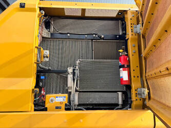 2020-caterpillar-330-1448722-46885565