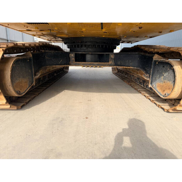 2020 Caterpillar 330-46885566