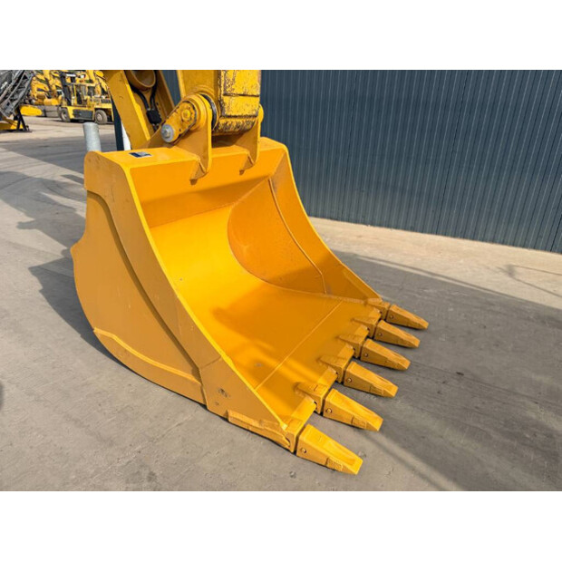 2020 Caterpillar 330-46885571