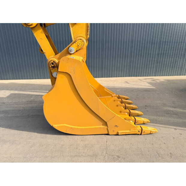 2020 Caterpillar 330-46885572