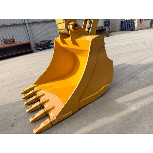 2020 Caterpillar 330-46885574