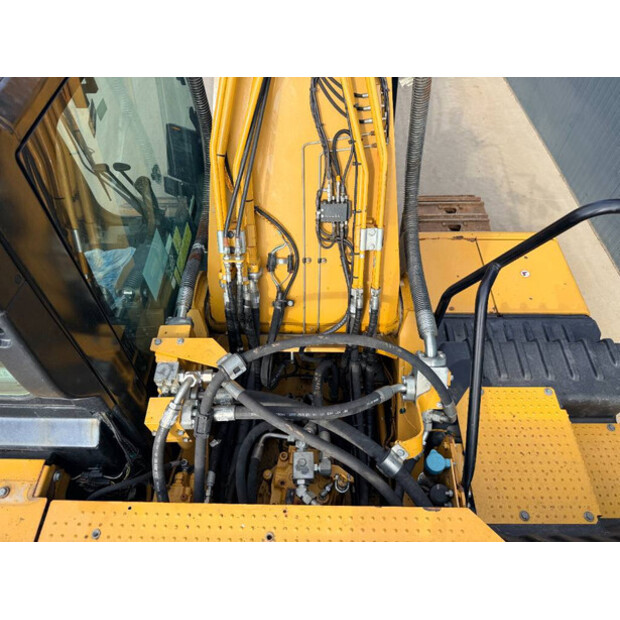 2020 Caterpillar 330-46885579