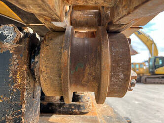 2017-caterpillar-352f-1448723-46885632