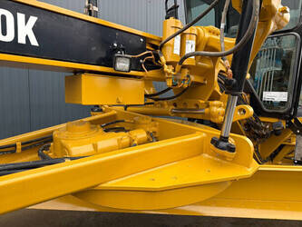 2018-caterpillar-140k-1448734-46886098