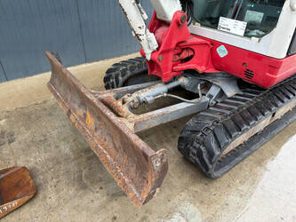 2010-takeuchi-tb235-1448739-46886306