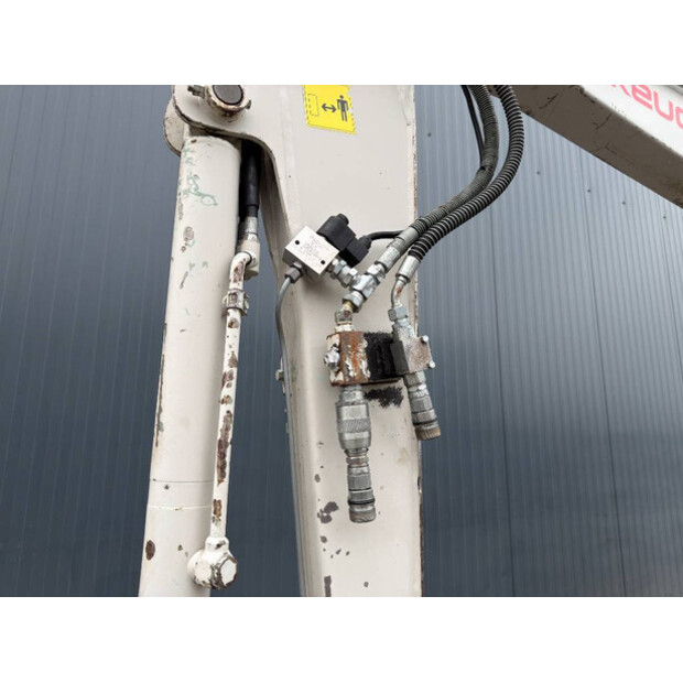 2010 تاكوتشي TB235-46886312