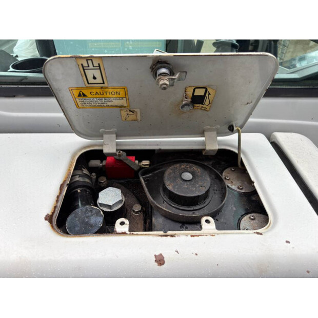 2010 تاكوتشي TB235-46886341