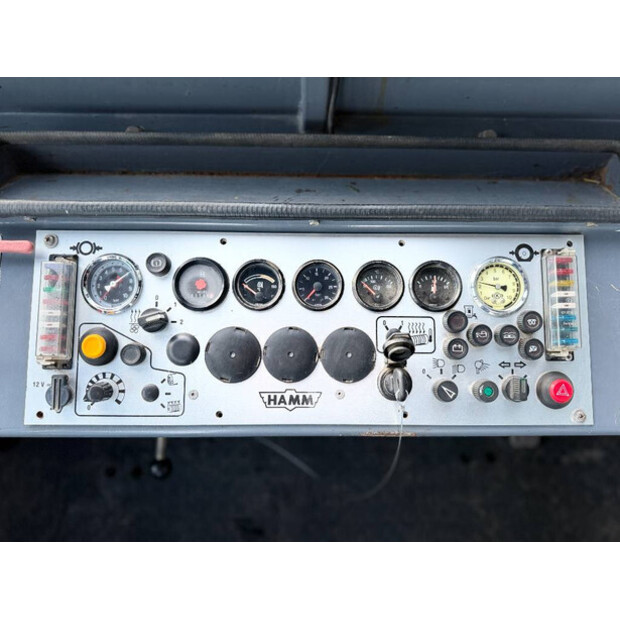 2004 هام GRW15-46886817