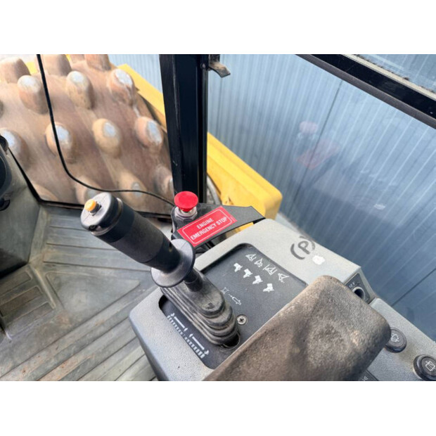 2011 Caterpillar CP76-46886903