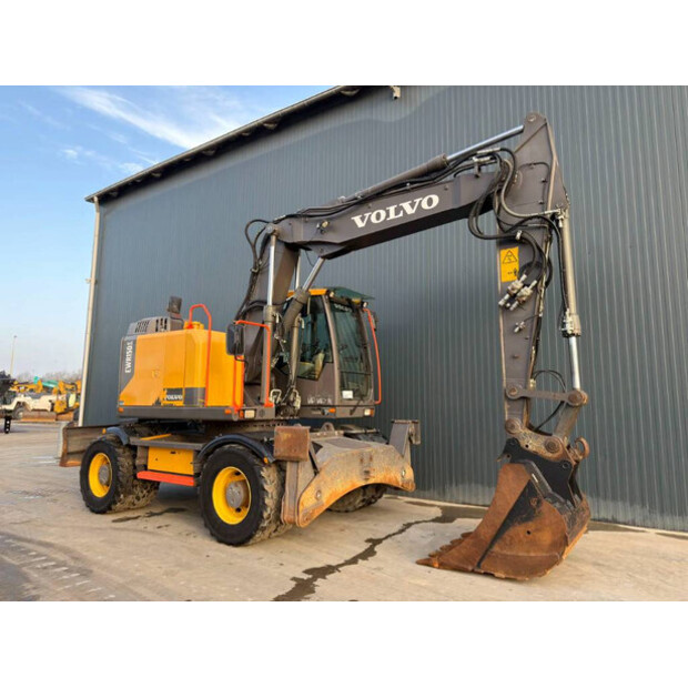 2016 فولفو EWR150E-46887566