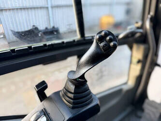 2016-volvo-ewr150e-1448766-46887613