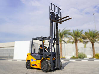 صورة ل رافعات شوكية 2025 اكس سي ام جي XCF