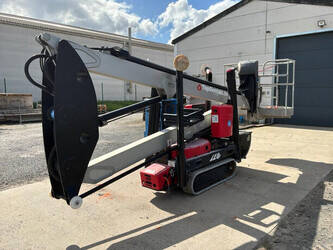 صورة ل رافعات هوائية 2012 تيوبن Leo 15GT