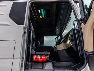 2021-man-tgx-18-470-1448823-46888765