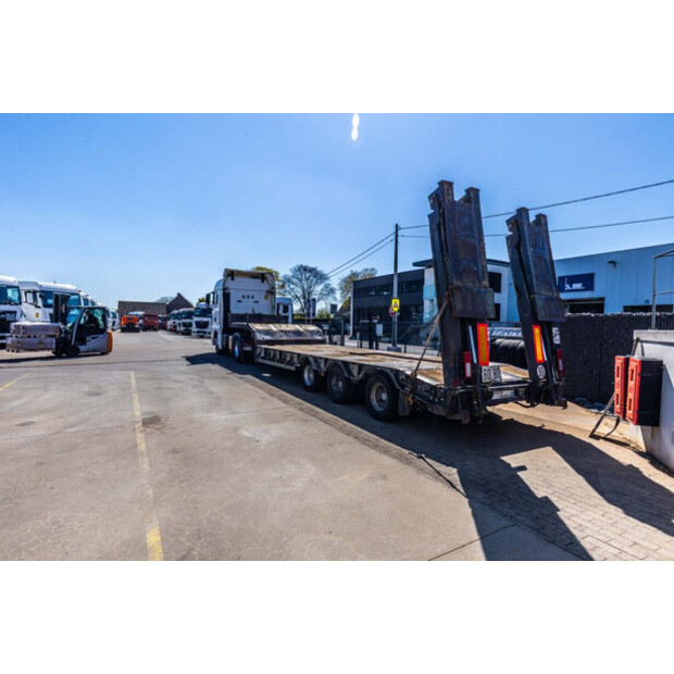 2002 Robuste Kaiser S570-46888896