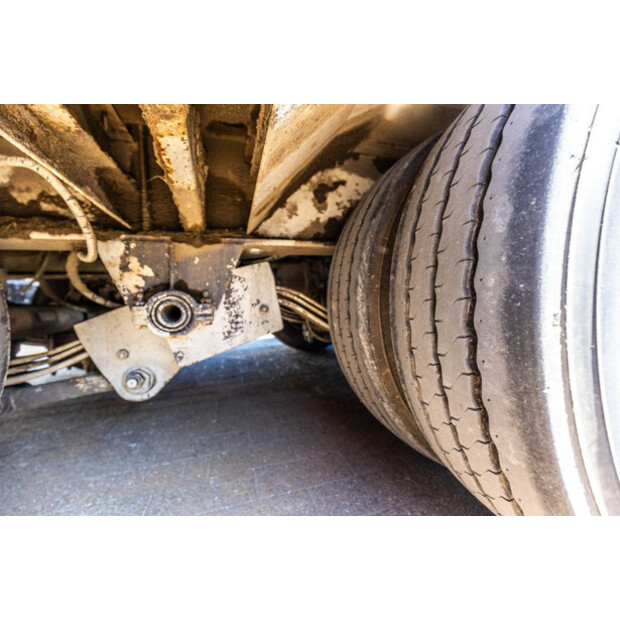 2002 Robuste Kaiser S570-46888904