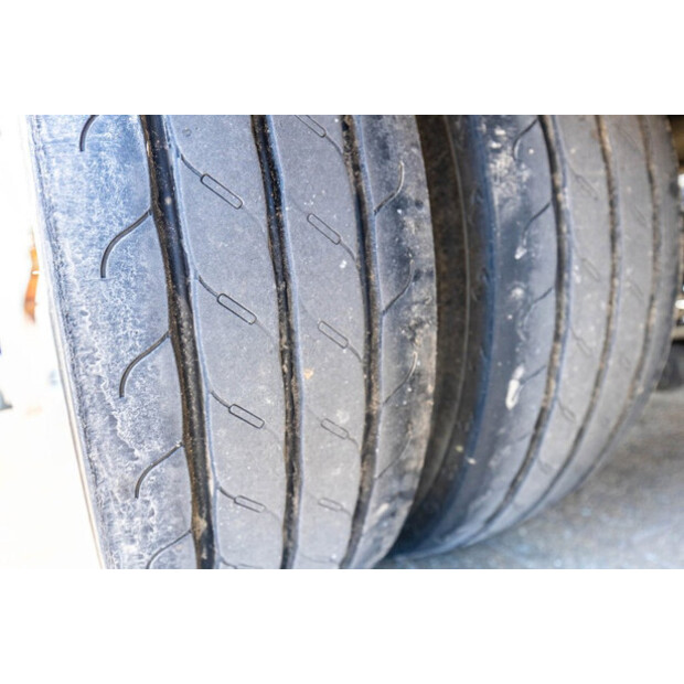 2002 Robuste Kaiser S570-46888908