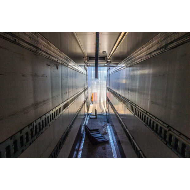 2013 Renault MIDLUM 220.16-46888950