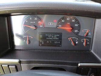 2013-volvo-fm410-1448839-46889082