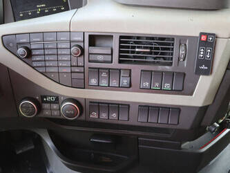 2016-volvo-fh540-1448841-46889180