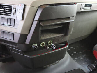 2016-volvo-fh540-1448841-46889181