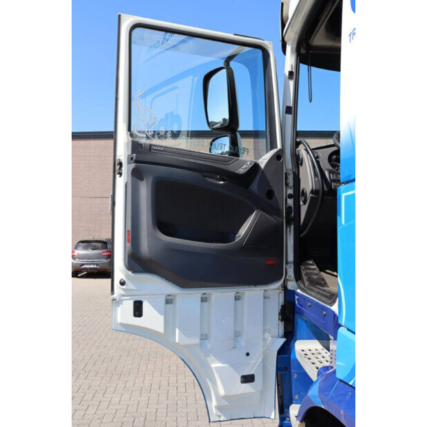 2017 داف XF 440-46889388