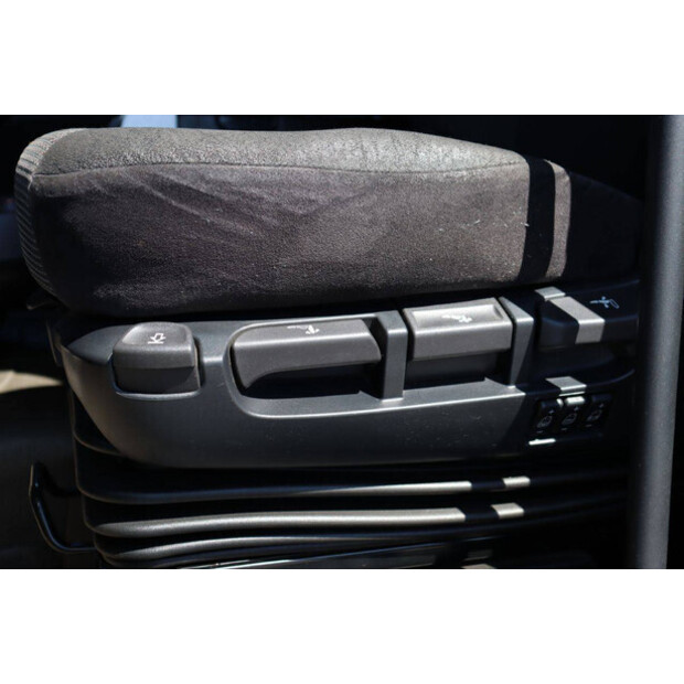 2017 داف XF 440-46889390