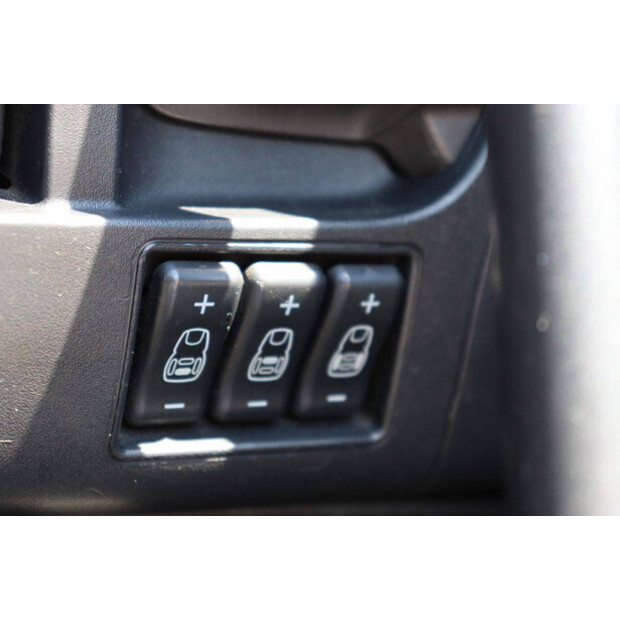 2017 داف XF 440-46889391