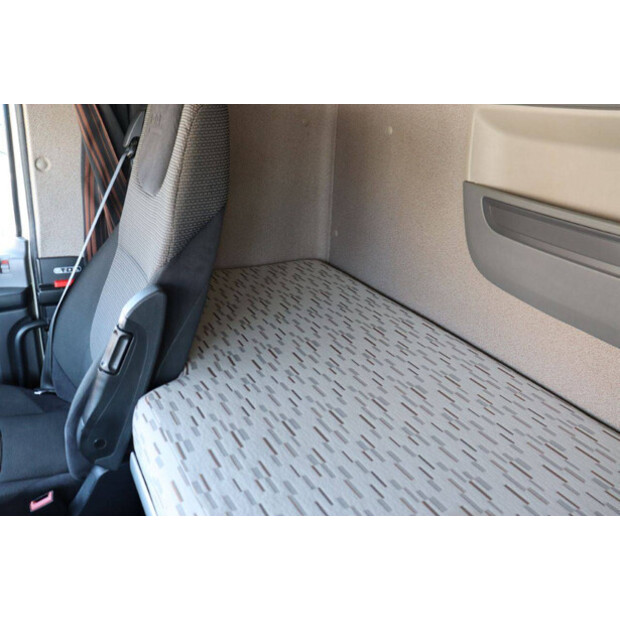 2017 داف XF 440-46889399