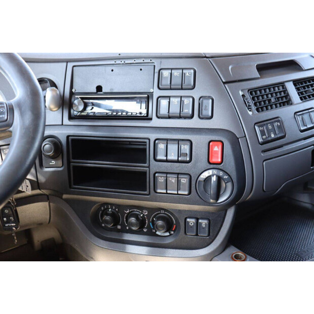 2017 داف XF 440-46889409