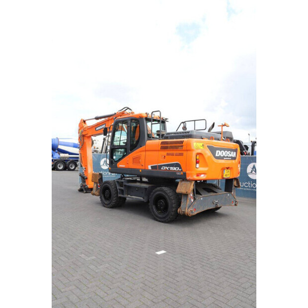 2021 Doosan DX190W-5-46889484