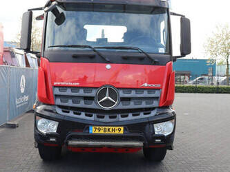 2018-mercedes-benz-arocs-1448848-46889543