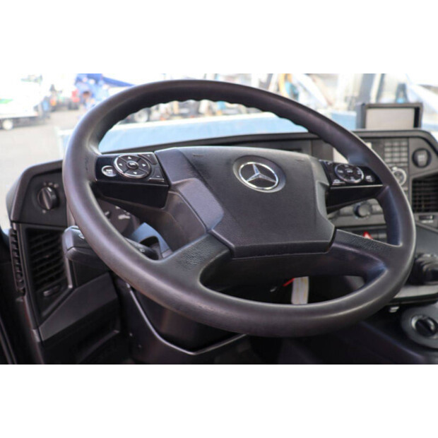 2018 مرسيدس بنز Arocs-46889577