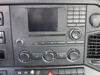 2018-mercedes-benz-arocs-1448848-46889586