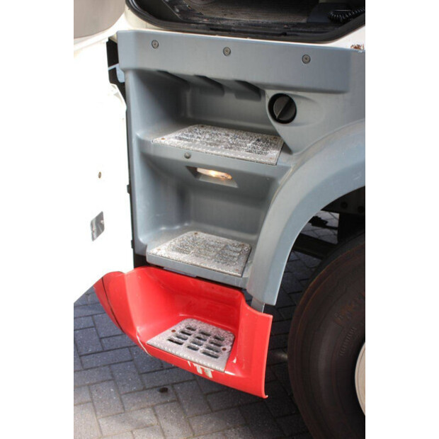 2008 داف XF105-46890039