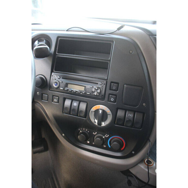 2008 داف XF105-46890043