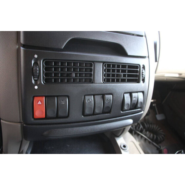 2008 داف XF105-46890044