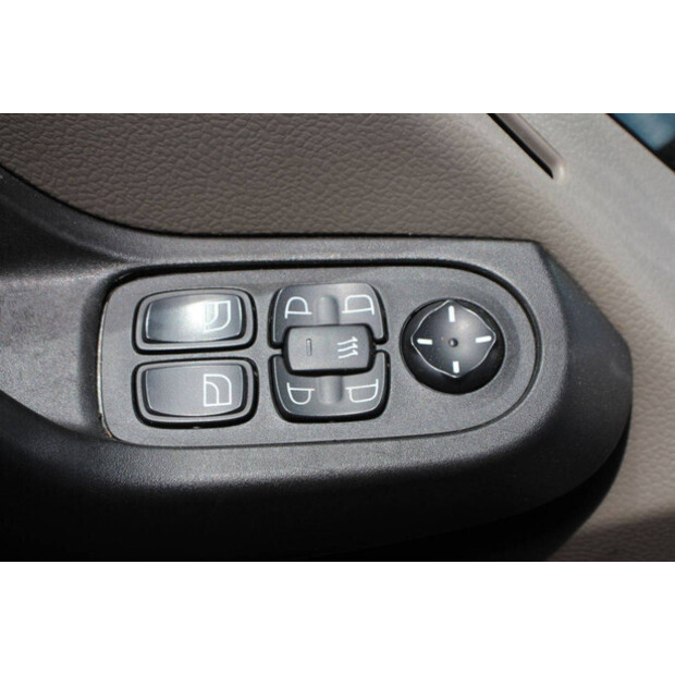 2008 داف XF105-46890047