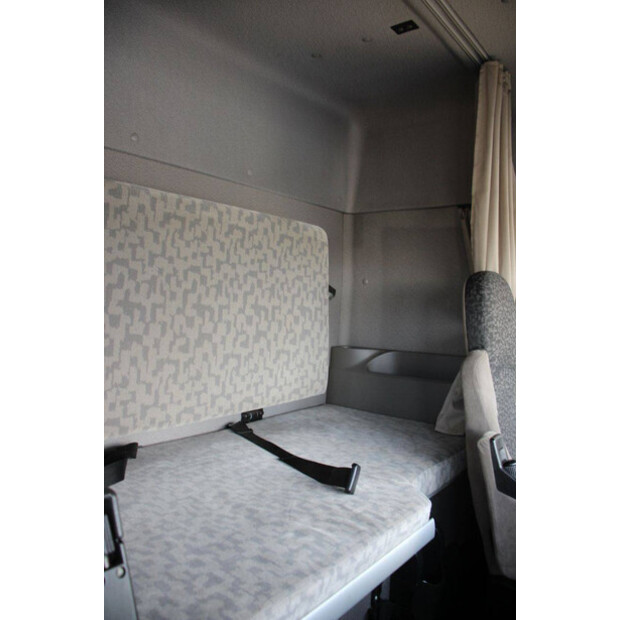 2008 داف XF105-46890054