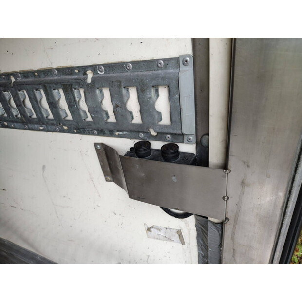 2010 VAN VEEN OTHERS-46891355